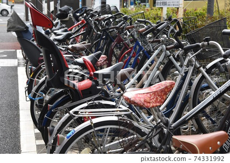 A view of the bicycle storage area around the station 74331992