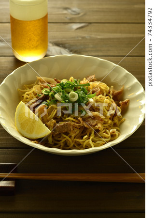 Salt fried noodles 74334792