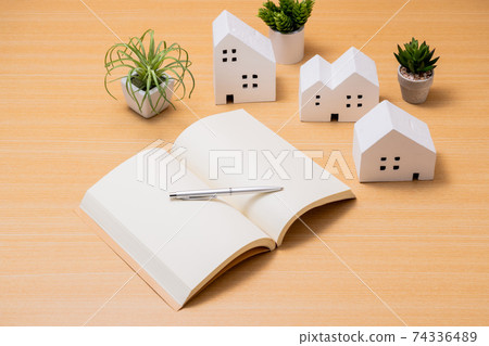 House, house, book 74336489