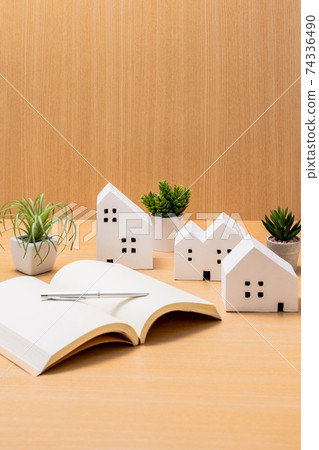 房子,房子,書 房子,房子,書 74336490