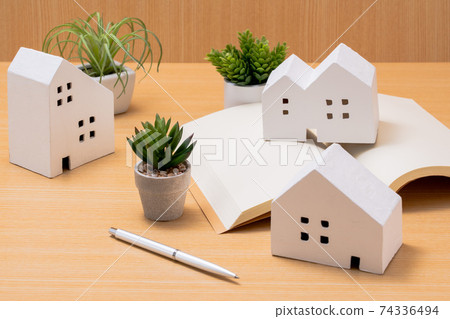 House, house, book House, house, book 74336494