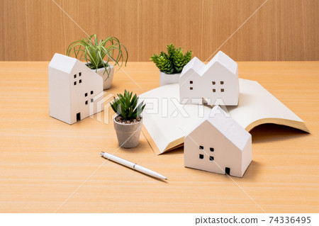 房子,房子,書 房子,房子,書 74336495