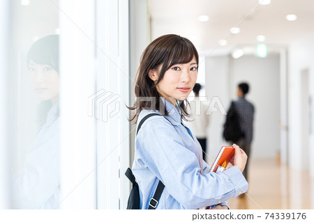 Male university student photography cooperation: Japanese language school attached to Chuo Technical School Male university student photography cooperation: Japanese language school attached to Chuo Technical School 74339176