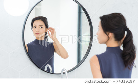 衛生間的少婦 74339197