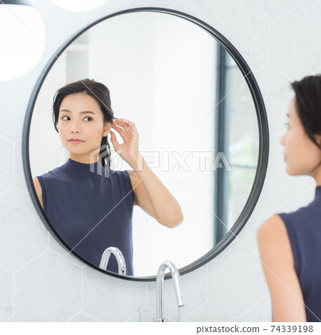 衛生間的少婦 74339198