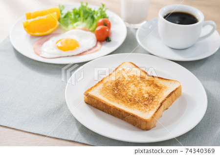 Breakfast 74340369