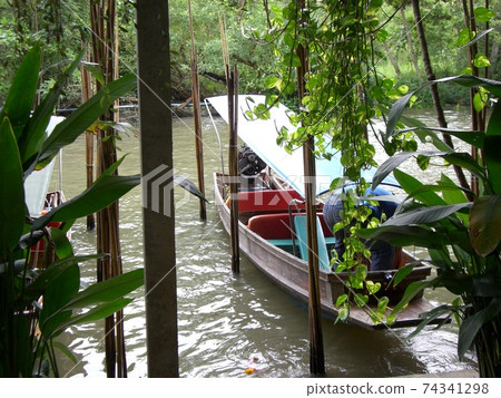 Floating market in Thailand (Bangkok). 74341298