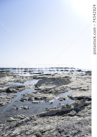 Scenery of the sea and rocks of Bishamon, Miura City, Kanagawa Prefecture Scenery of the sea and rocks of Bishamon, Miura City, Kanagawa Prefecture 74342824