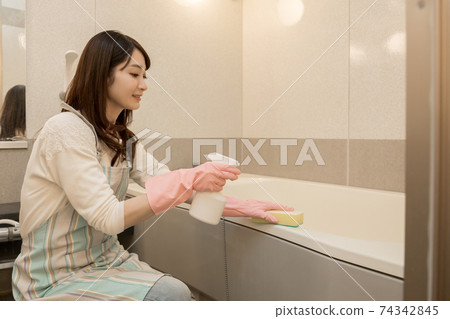 女人清洗浴 女人清洗浴 74342845