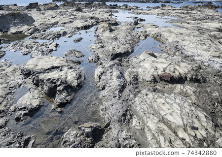 Scenery of the sea and rocks of Bishamon, Miura City, Kanagawa Prefecture Scenery of the sea and rocks of Bishamon, Miura City, Kanagawa Prefecture 74342880
