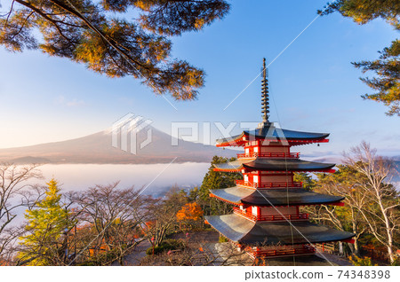 Rare scene of Chureito pagoda and Mount Fuji with morning fog, Japan in autumn Rare scene of Chureito pagoda and Mount Fuji with morning fog, Japan in autumn 74348398
