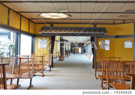 Cold wave invasion Hagi no Yado Tomoe Ryokan entrance hall 74349426