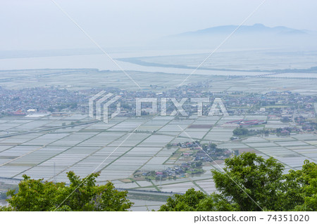 春霧中從森山朝八H的景色 春霧中從森山朝八H的景色 74351020