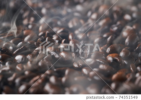 Coffee bean roasting 74351549