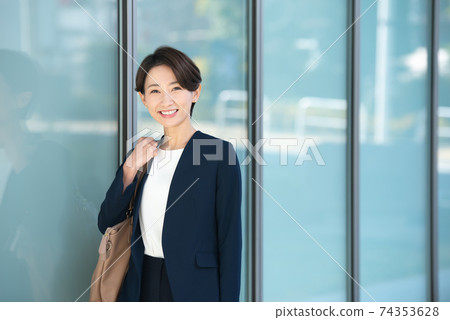 Business woman outdoors 74353628