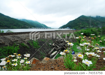 Dumulmeori. Seonyudo. Han River. Seongsan Bridge. Paldang Dam Dumulmeori. Seonyudo. Han River. Seongsan Bridge. Paldang Dam 74353750