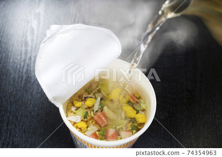 杯麵 74354963