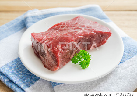 Beef thigh block Beef thigh block 74355753