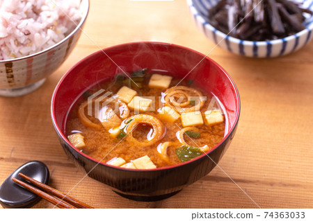 Miso soup (red soup) Miso soup (red soup) 74363033