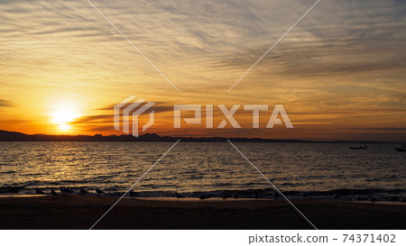 湘南三浦半島神奈川縣三浦市三浦海岸的黎明 74371402