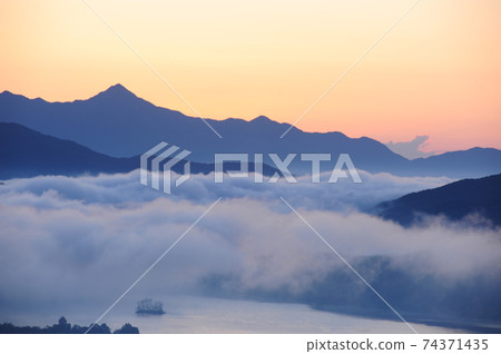 Yangpyeong-gun. Yangsuri. Dumulmeori. Sunrise 74371435