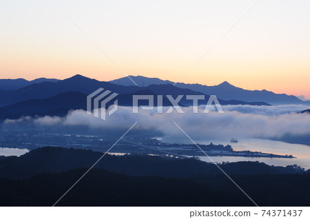 Yangpyeong-gun. Yangsuri. Dumulmeori. Sunrise 74371437