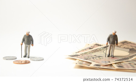 Contrast between miserable old age and rich old age (results differ depending on the path you choose) 74372514