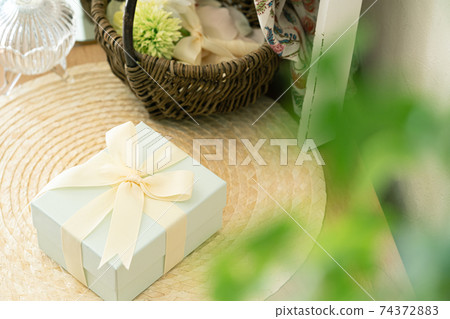 Gift image Gift image 74372883