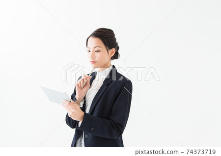 一個職業女性的上半身肖像 一個職業女性的上半身肖像 74373719