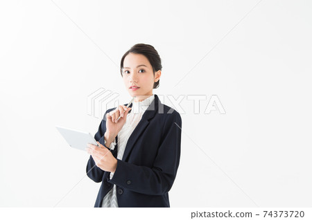一個穿西裝的女人的肖像 一個穿西裝的女人的肖像 74373720
