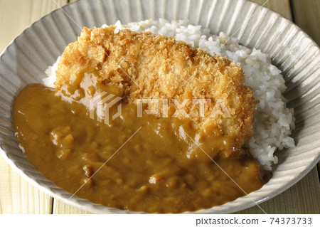 Cutlet curry with a large pork cutlet in the middle Cutlet curry with a large pork cutlet in the middle 74373733