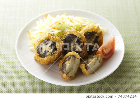 Shiitake stuffed with seafood 16 Shiitake stuffed with seafood 16 74374214