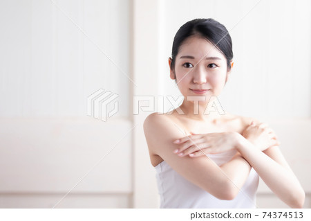 Beauty / skin care / moisturizing / beauty (arms) Beauty / skin care / moisturizing / beauty (arms) 74374513