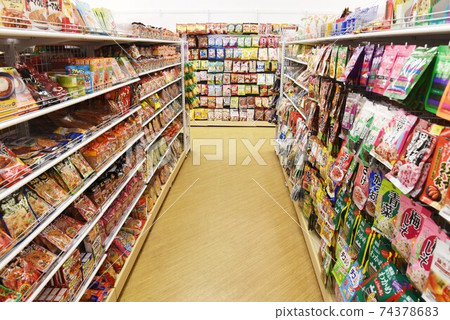 Inside the 100-yen shop Inside the 100-yen shop 74378683