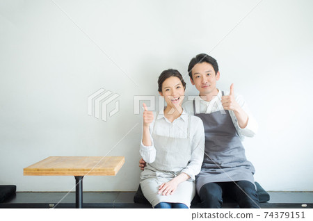 Image of independent opening Image of independent opening 74379151