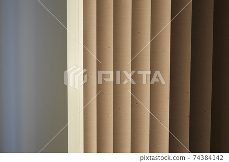Vertical blind made of vertical cloth 74384142