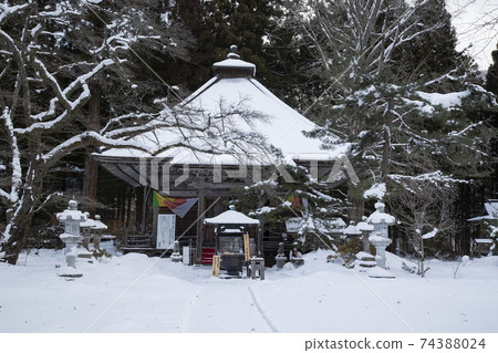 冬天的秋田大垣二人 74388024