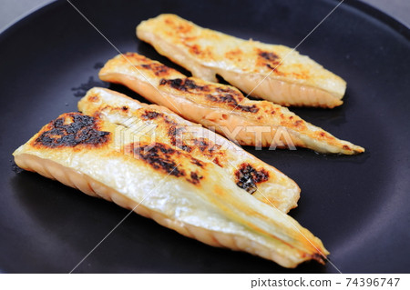 烤三文魚騷擾 74396747