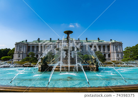 Akasaka Palace Fountain 74398375