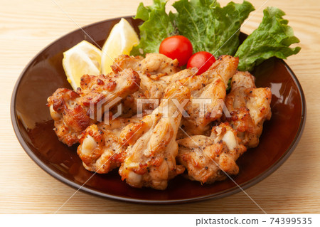 Garlic grill on the wings Garlic grill on the wings 74399535