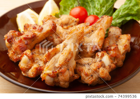 Garlic grill on the wings 74399536