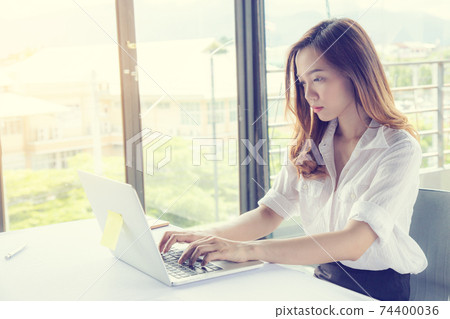 Emotion edgy on face 74400036