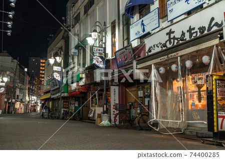 《東京》，電暈的赤羽酒吧，緊急狀態下的短時營業 74400285