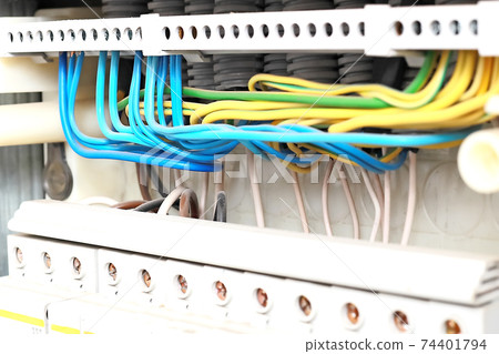 This is a clean electrical shield with the correct wiring of the new wires in close-up. 74401794