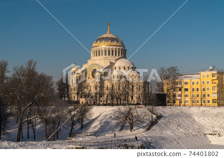 Russia. Kronstadt. St. Nicholas Sea Cathedral on a frosty February day. 74401802