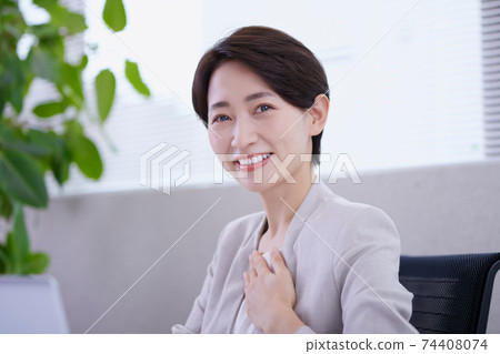 Business woman Business woman 74408074