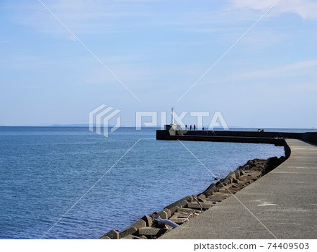 電影“秋草浦海濱”的堤防風光,淺草的位置 電影“秋草浦海濱”的堤防風光,淺草的位置 74409503