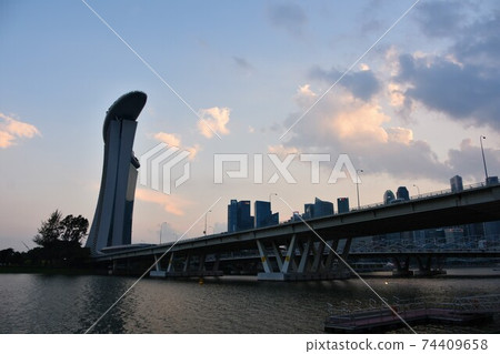 濱海灣金沙城市景觀（夜景）/新加坡 74409658