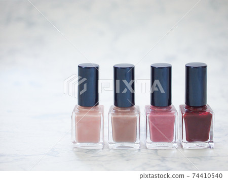 自釘圖像(修指甲) 自釘圖像(修指甲) 74410540