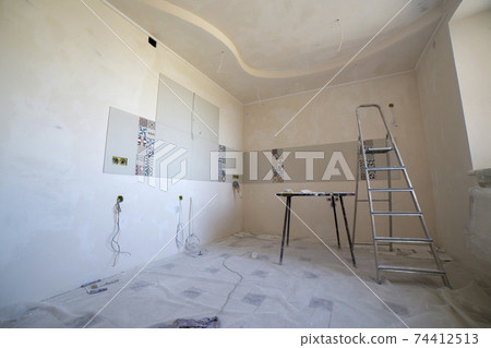 The interior of the room in which the renovation is being done The interior of the room in which the renovation is being done 74412513